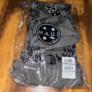 Maui and sons scarf/beanie